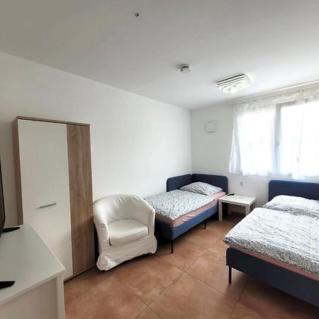 Pension Chen Mit 2 Schlafzimmern, Ebk, Separat Balkon Griesstatt ภายนอก รูปภาพ